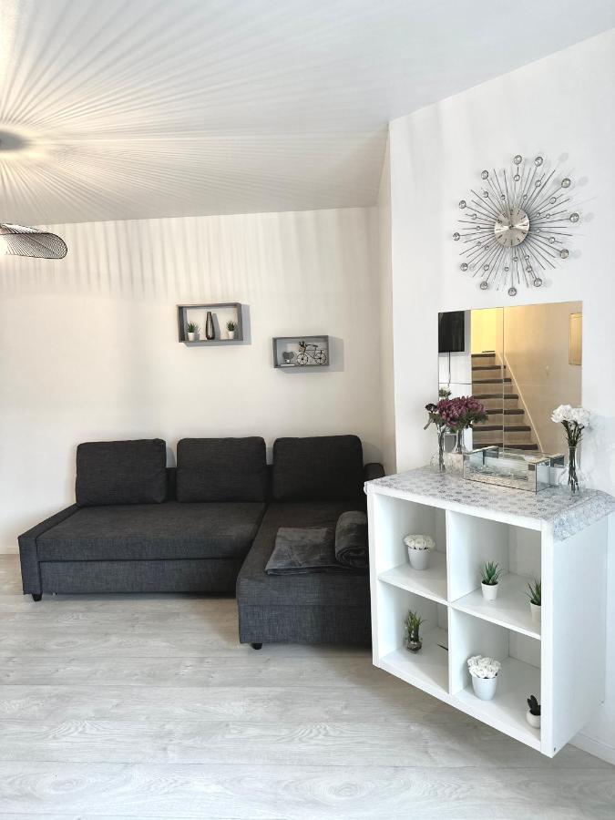 Jolie Appartement Duplex 2 Min Gare-Disney Et Paris 15 Min Noisy-le-Grand Bagian luar foto