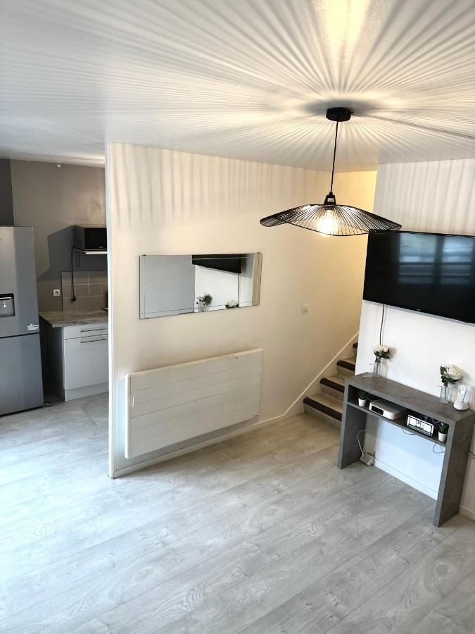 Jolie Appartement Duplex 2 Min Gare-Disney Et Paris 15 Min Noisy-le-Grand Bagian luar foto